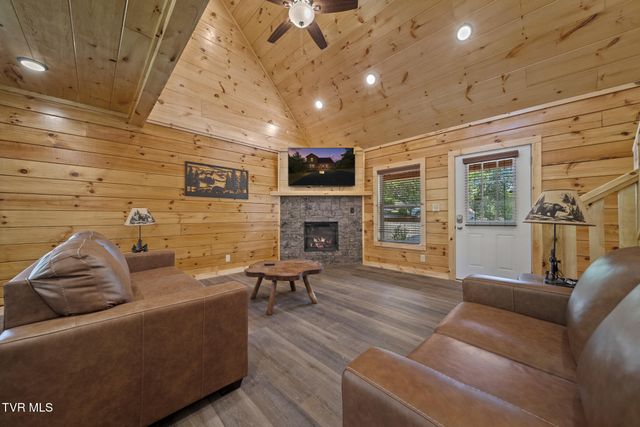 1516 Rainbow Ridge Way, Sevierville, TN 37862