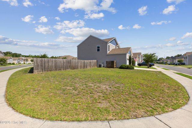 9741 Woodriff Circle NE, Leland, NC 28451
