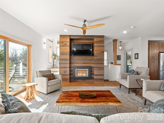 14 Sulphur Springs Road, Asheville, NC 28806