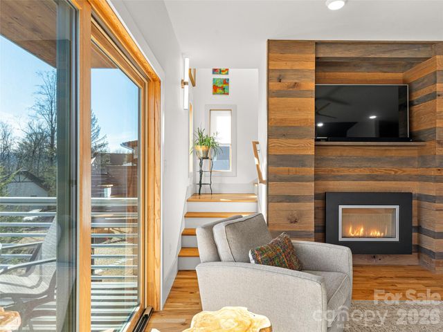 14 Sulphur Springs Road, Asheville, NC 28806