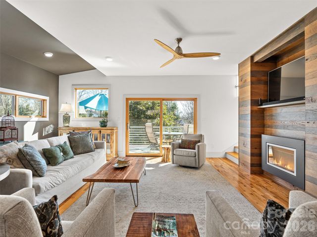 14 Sulphur Springs Road, Asheville, NC 28806