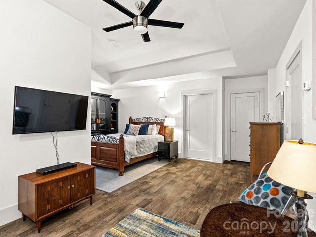 14 Sulphur Springs Road, Asheville, NC 28806