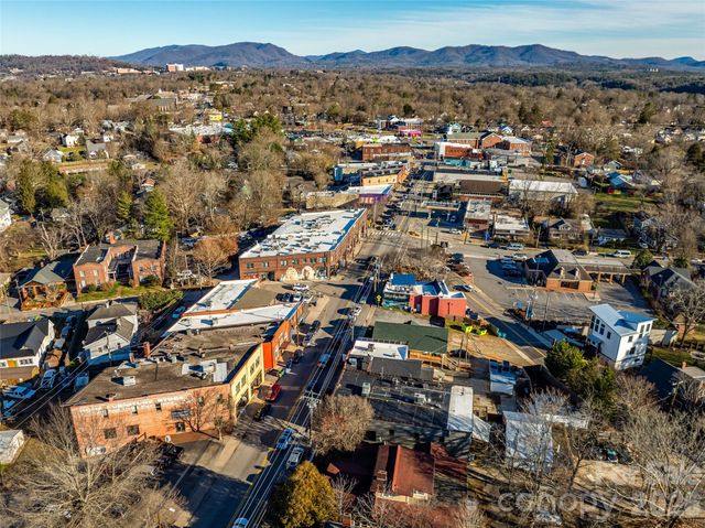 14 Sulphur Springs Road, Asheville, NC 28806