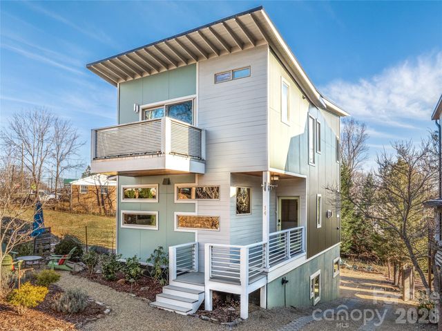 14 Sulphur Springs Road, Asheville, NC 28806
