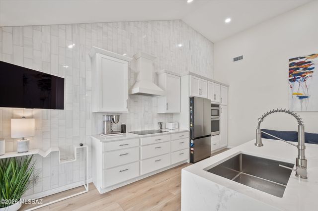 5833 N Placita Del Baron, Tucson, AZ 85718