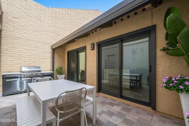 5833 N Placita Del Baron, Tucson, AZ 85718