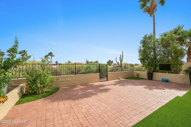 5833 N Placita Del Baron, Tucson, AZ 85718