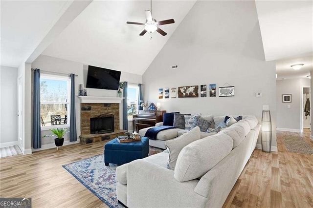 511 Grand Oaks Avenue, Bethlehem, GA 30620