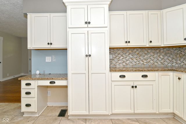 6641 W 15th Street, Indianapolis, IN 46214