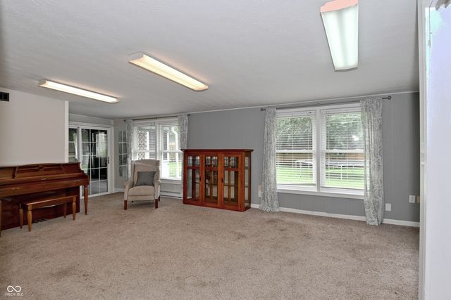 6641 W 15th Street, Indianapolis, IN 46214
