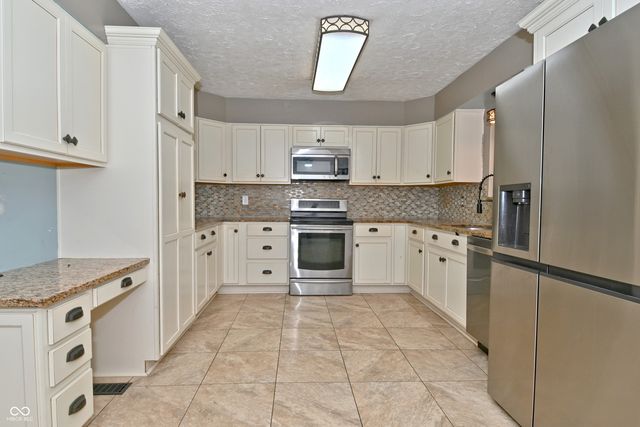 6641 W 15th Street, Indianapolis, IN 46214