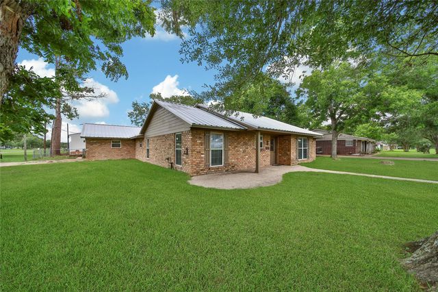32242 Robin Lane, Waller, TX 77484