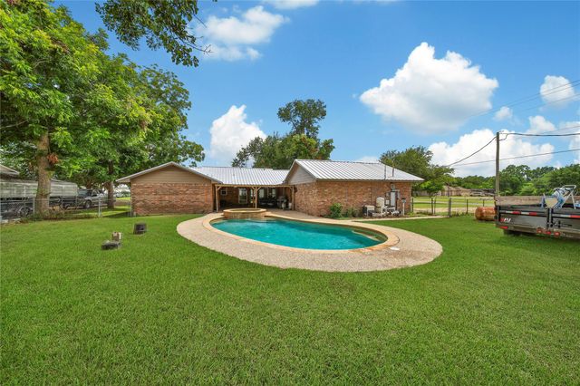 32242 Robin Lane, Waller, TX 77484