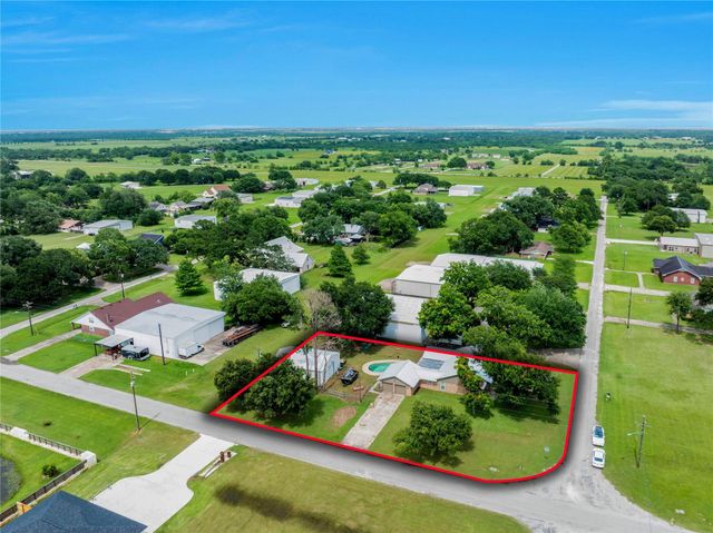 32242 Robin Lane, Waller, TX 77484