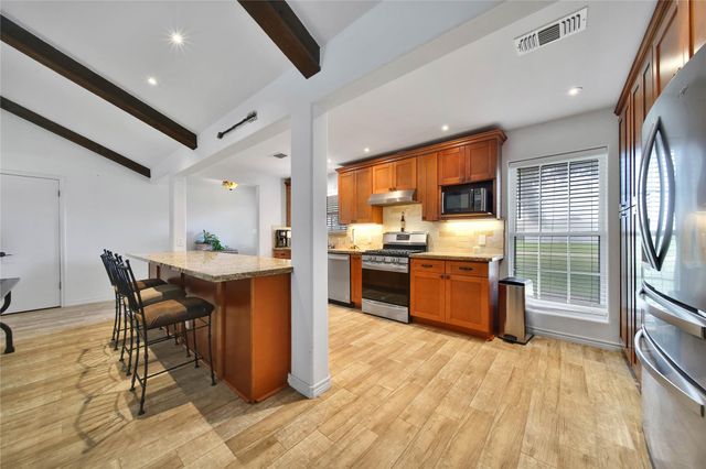 32242 Robin Lane, Waller, TX 77484