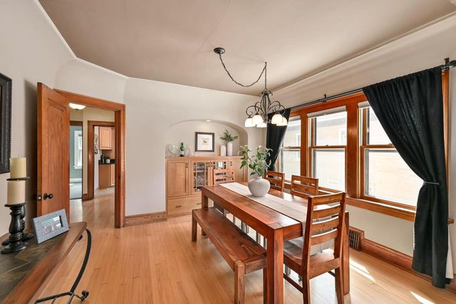2454 Lefeber AVENUE, Wauwatosa, WI 53213