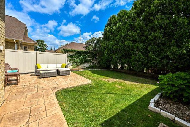 2454 Lefeber AVENUE, Wauwatosa, WI 53213