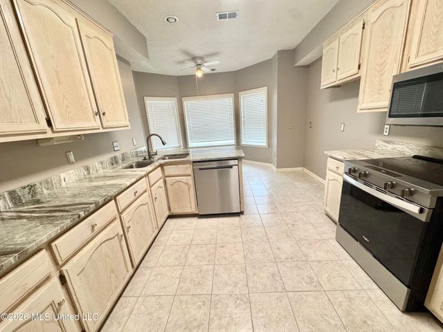 5960 Southridge Drive, Olive Branch, MS 38654