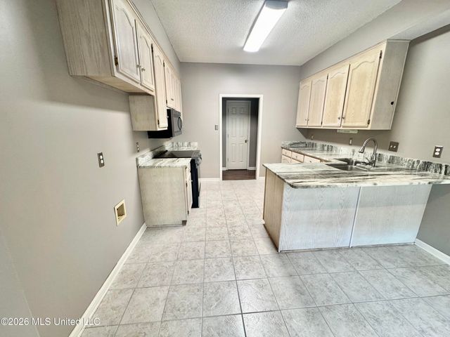 5960 Southridge Drive, Olive Branch, MS 38654