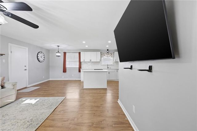 615 Gladstone AVE, Portsmouth, VA 23701