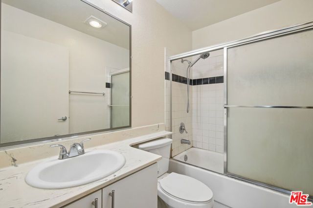 870 Crenshaw Boulevard 202, Los Angeles, CA 90005