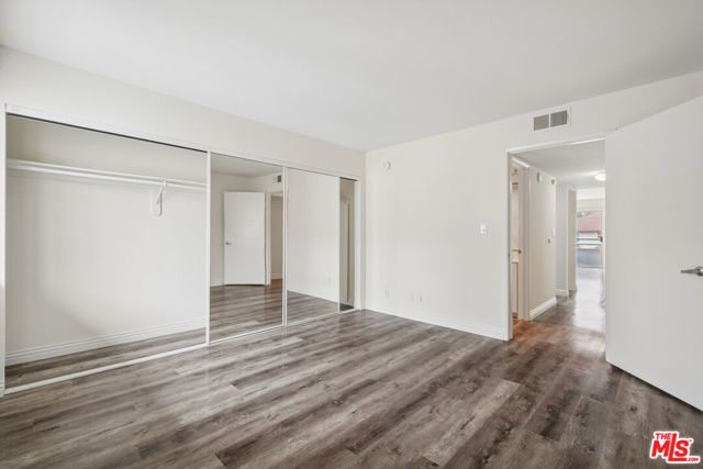 870 Crenshaw Boulevard 202, Los Angeles, CA 90005