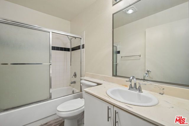 870 Crenshaw Boulevard 202, Los Angeles, CA 90005