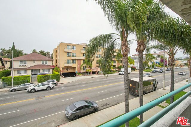 870 Crenshaw Boulevard 202, Los Angeles, CA 90005