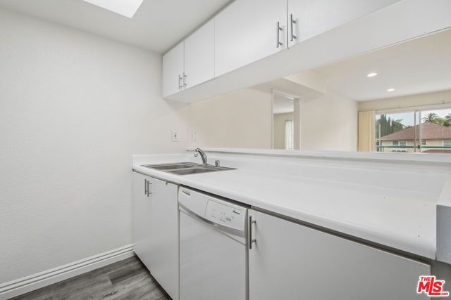 870 Crenshaw Boulevard 202, Los Angeles, CA 90005