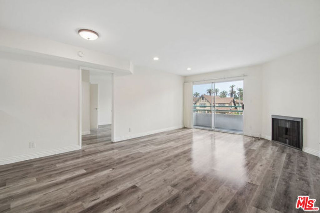 870 Crenshaw Boulevard 202, Los Angeles, CA 90005