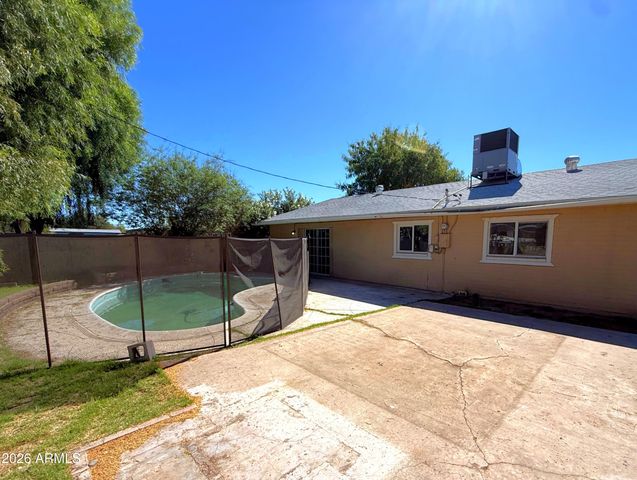 6116 W MONTEREY Way, Phoenix, AZ 85033