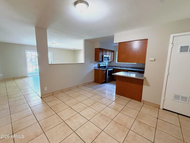 6116 W MONTEREY Way, Phoenix, AZ 85033