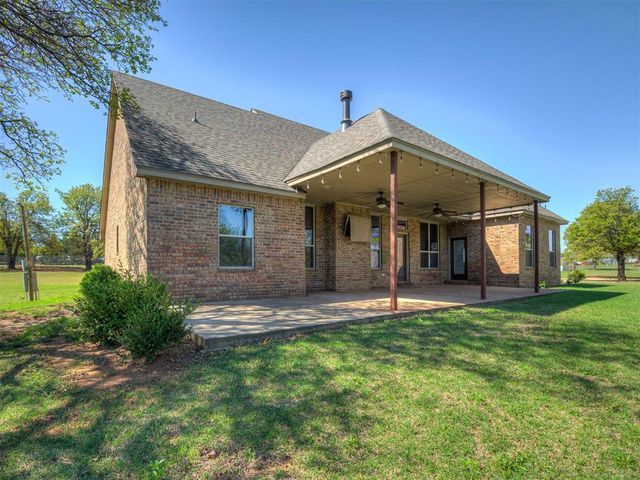 104 Stotts Road, Mcloud, OK 74851