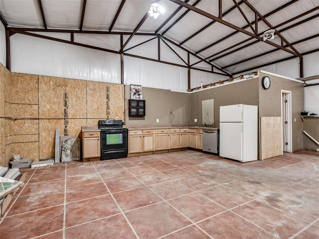 104 Stotts Road, Mcloud, OK 74851