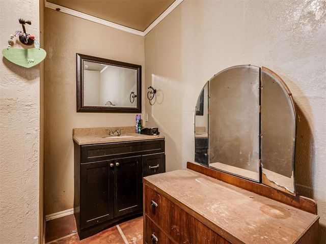 104 Stotts Road, Mcloud, OK 74851