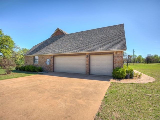 104 Stotts Road, Mcloud, OK 74851