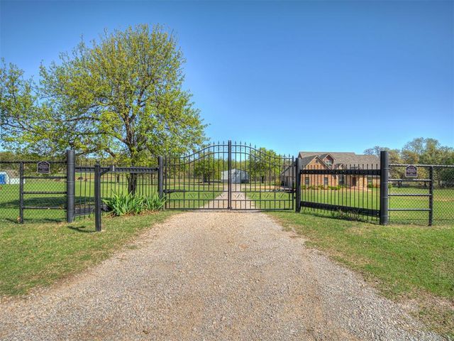 104 Stotts Road, Mcloud, OK 74851