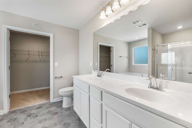 719 Reflections Ln, Pleasant View, TN 37146