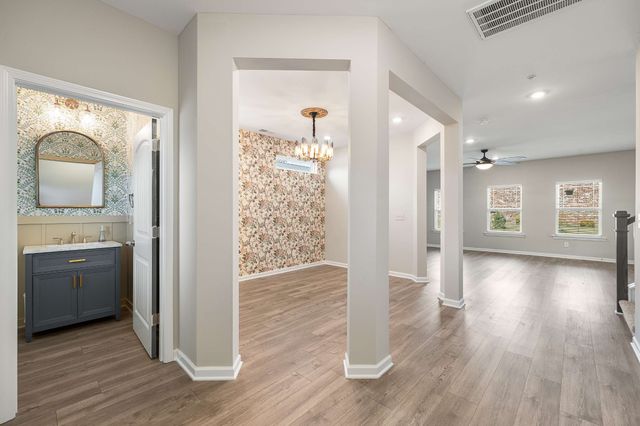 719 Reflections Ln, Pleasant View, TN 37146