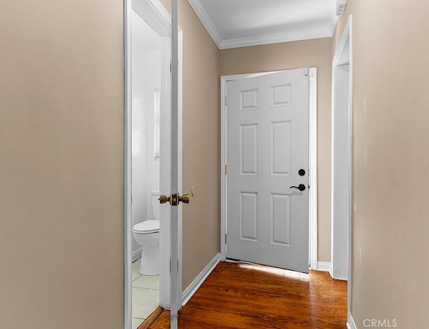 16637 Victory Boulevard, Van Nuys, CA 91406
