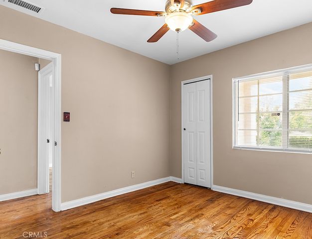 16637 Victory Boulevard, Van Nuys, CA 91406