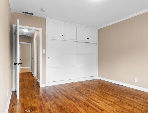 16637 Victory Boulevard, Van Nuys, CA 91406