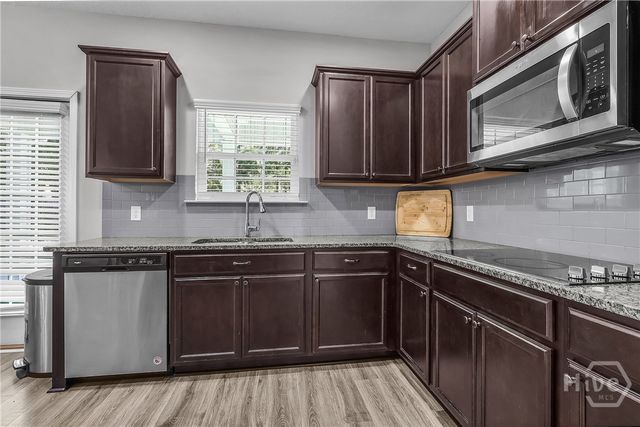 65 Flemington Oaks Drive, Hinesville, GA 31313