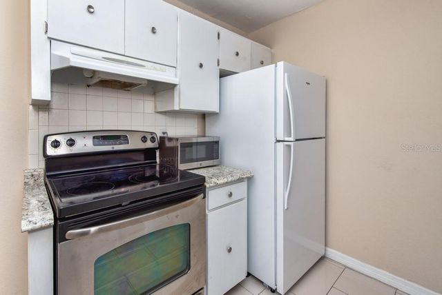 3206 W AZEELE STREET 215, Tampa, FL 33609