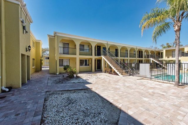 3206 W AZEELE STREET 215, Tampa, FL 33609