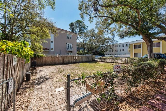 3206 W AZEELE STREET 215, Tampa, FL 33609