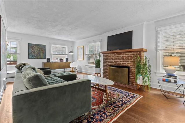 408 W 61st Street, Kansas City, MO 64113