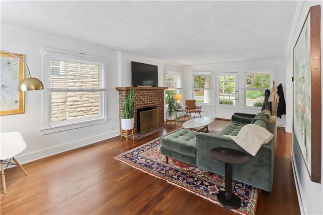 408 W 61st Street, Kansas City, MO 64113