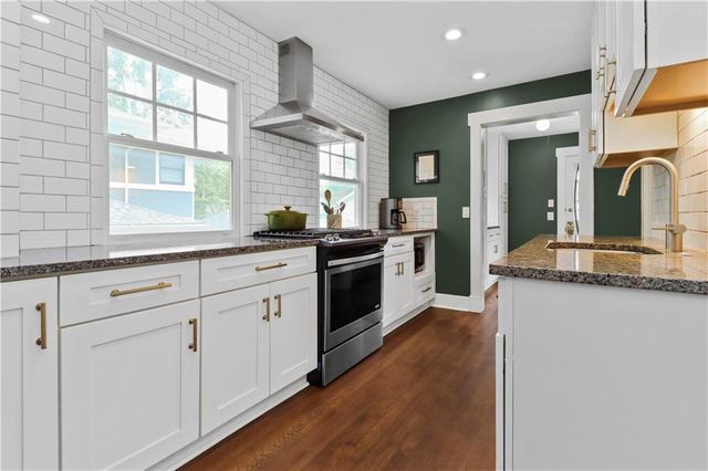 408 W 61st Street, Kansas City, MO 64113