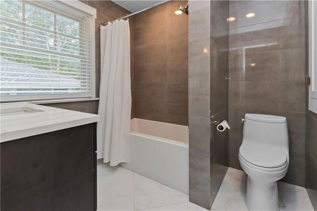 408 W 61st Street, Kansas City, MO 64113